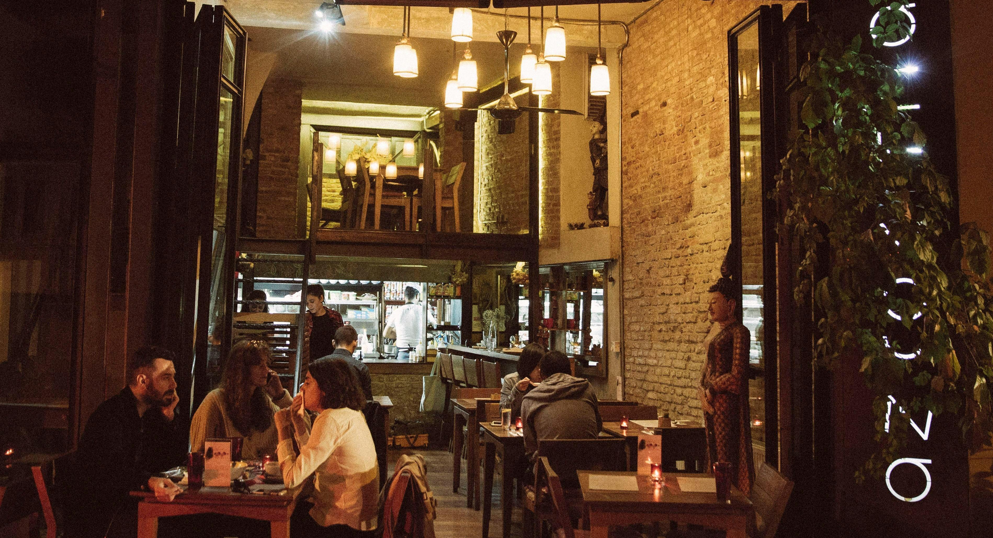 Beyoğlu, İstanbul şehrindeki Az Çok Thai restoranının fotoğrafı